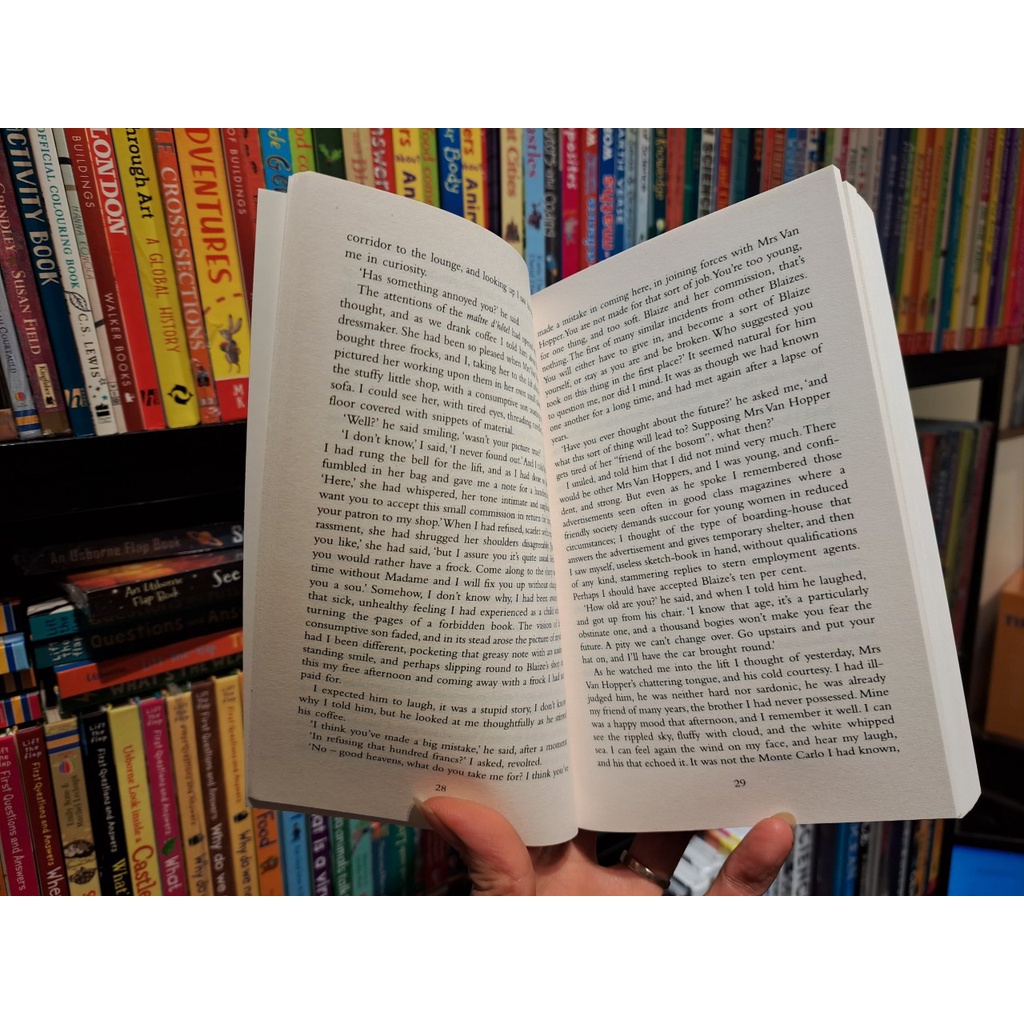 Sách - Rebecca by Daphne du Maurier