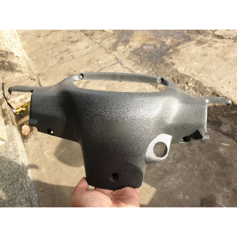 Nắp sau tay lái SYM Magic100