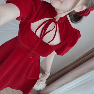 Đầm nhung cổ trụ dáng dài