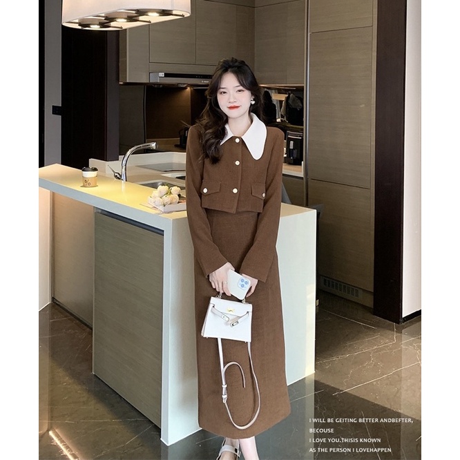 Set nhung mùa Thu áo dài tay cổ bẻ mix cùng chân váy suông dáng dài phong cách Retro