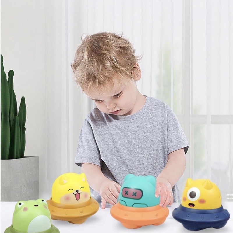 Đồ Chơi Xe Hình Thú Dĩa Bay Ấn Đầu Là Chạy Siêu Dễ Thương