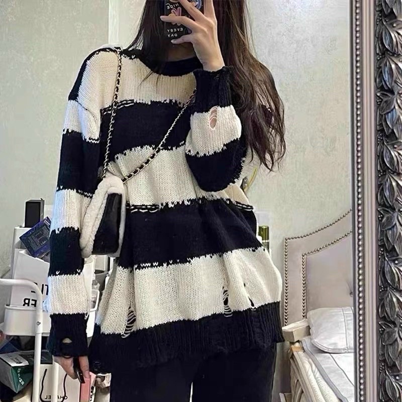 Áo Len Kẻ Đen Trắng Phong Cách Phối Rách Form Rộng Ulzzang Hàn Quốc