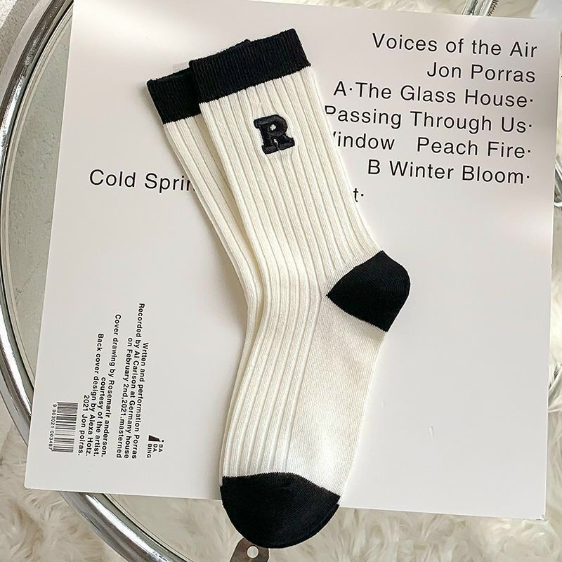 Set 5 Đôi Tất Cotton Cổ Cao Nam Nữ Kẻ Đen Ngang.