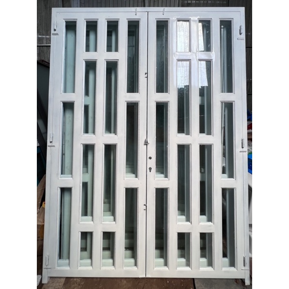 Cửa sắt giả gỗ ngang 1m4