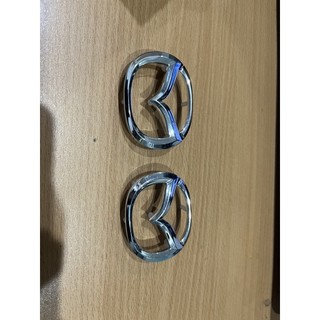 Lô gô trên vô lăng Mazda
