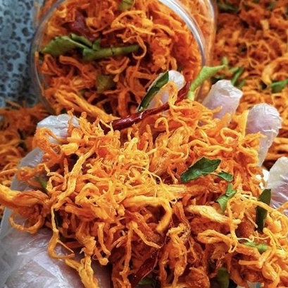 Khô gà lá chanh mix khô heo cháy tỏi loại ngon - Hũ 1 kg
