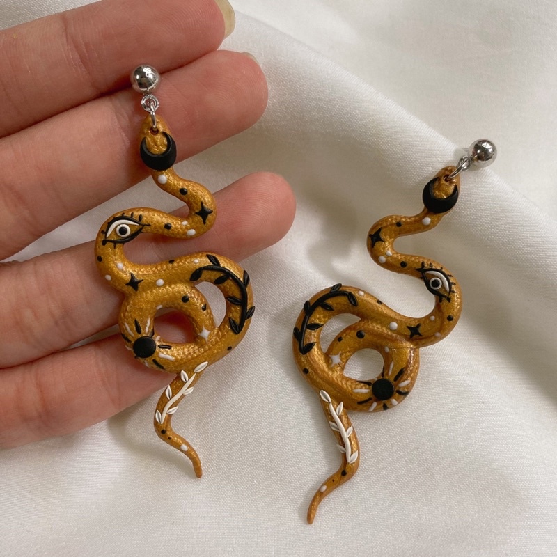 Khuyên tai đất sét nung Polymer Clay (Snake-Golden Age)