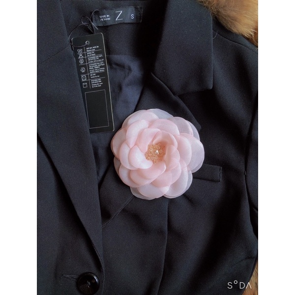 Hoa cài áo váy - Hoa trà cài áo kèm hộp đựng