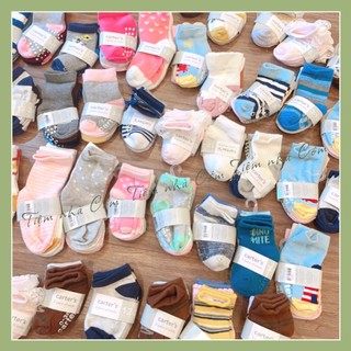 Set 3 đôi tất Carter chống trượt xuất dư cho bé 0-24m