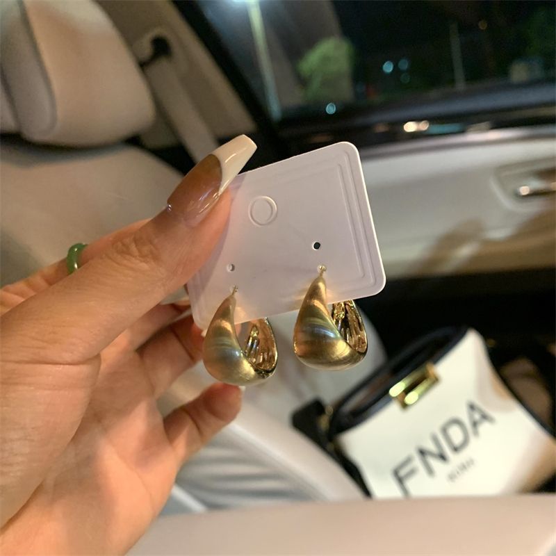 Khuyên Tai Kim Loại Thiết Kế Cọ Chải Phong Cách Năm 2023