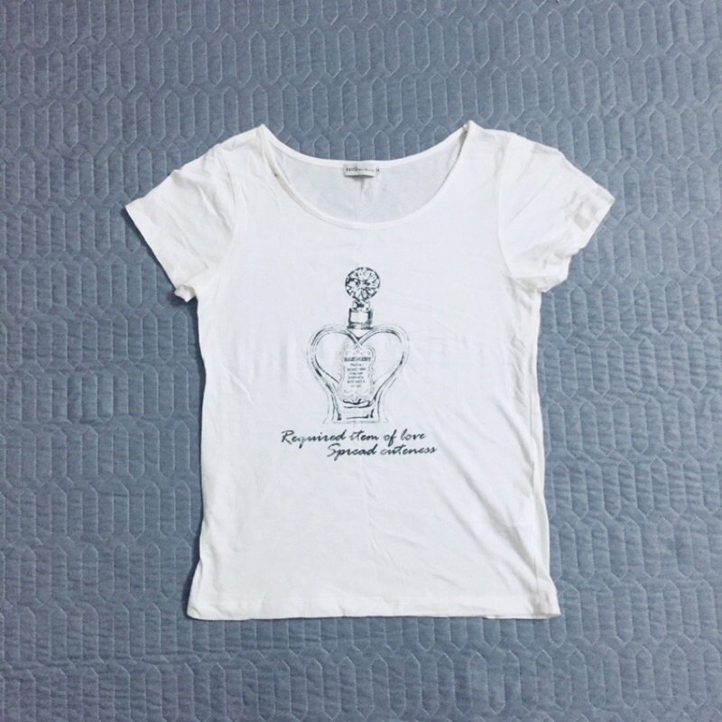 Áo thun EARTH music&ecology size S 2hand
