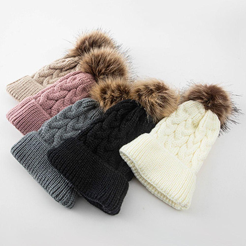 Mũ Dệt Kim Màu Trơn Đính Banh Lông Dễ Thương Cho Bé