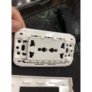 Nhân, module, ổ cắm điện 3 chấu đa năng lắp mặt Panasonic