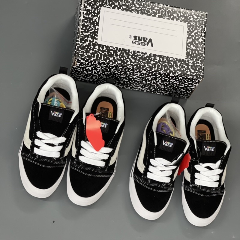 Giày Thể Thao Đen Trắng