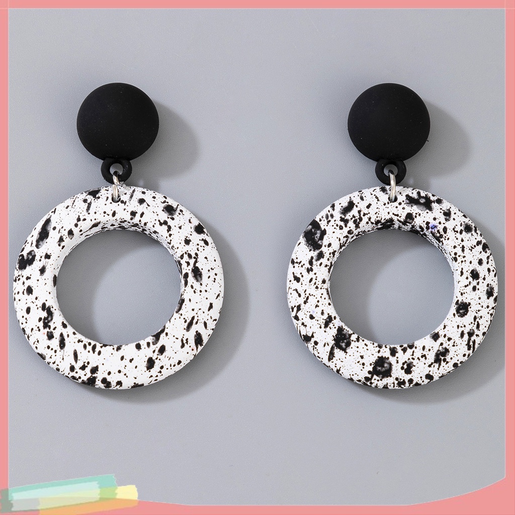 Đôi khuyên tai hình tròn màu trắng đen hợp thời trang cho nữ