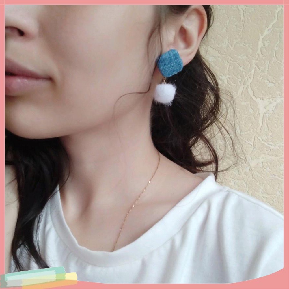 Đôi Khuyên Tai Hình Vuông Phối Quả Pompom Thời Trang Cho Nữ