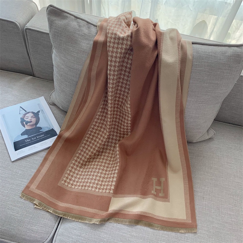 Khăn Quàng Cổ, Khăn Choàng Nữ Sang Trọng Họa Tiết Chữ Cái, Chất Liệu Cao Cấp  - KCCN07678