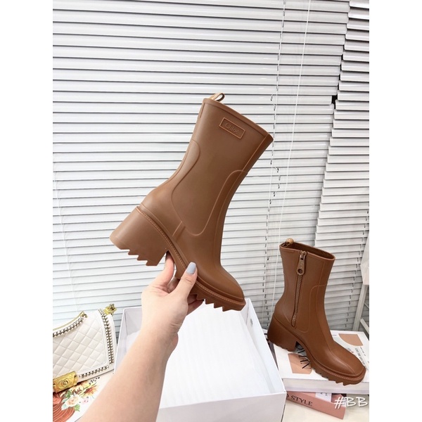 Bốt Nhựa thơm dẻo đế cao