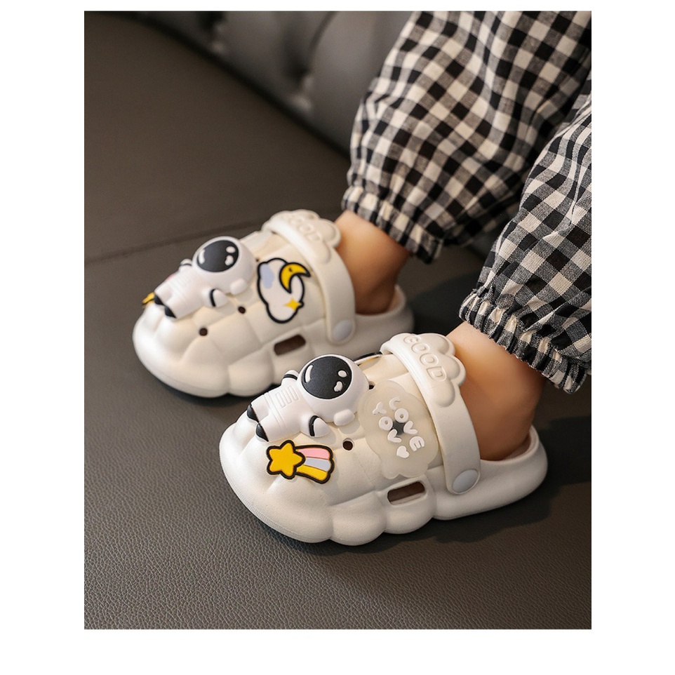 Dép sục CROSS dành cho bé trai, bé gái họa tiết PHI HÀNH GIA chống trượt SC07