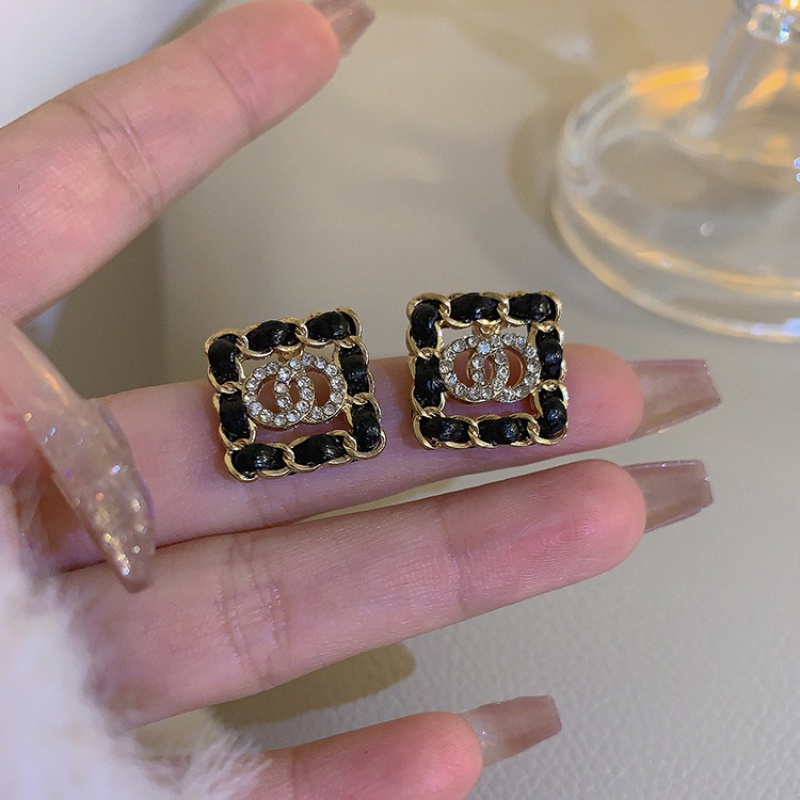 Bông Tai Da Hình Vuông Cỡ Nhỏ In Chữ Phong Cách Hàn Quốc Thời Trang 2023