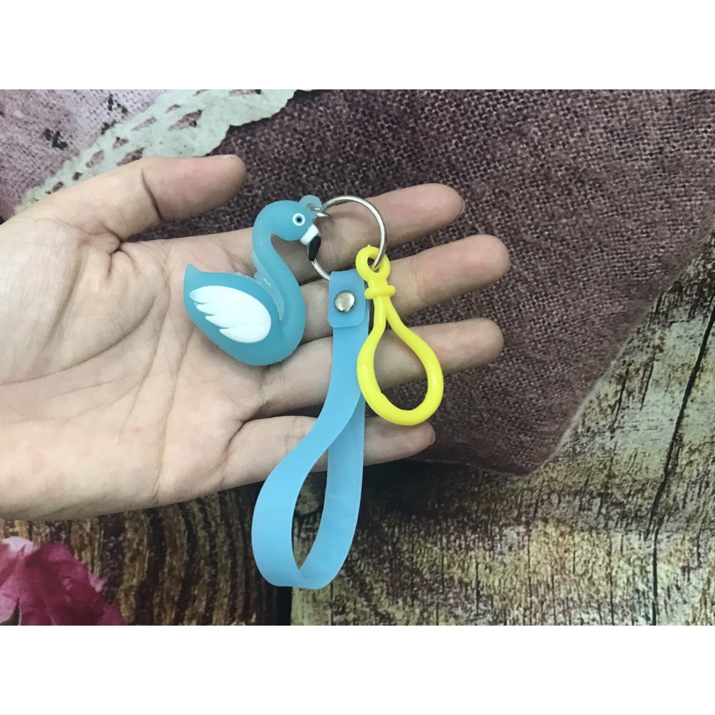 Móc khóa, dây buộc tóc, ví cầm tay mini