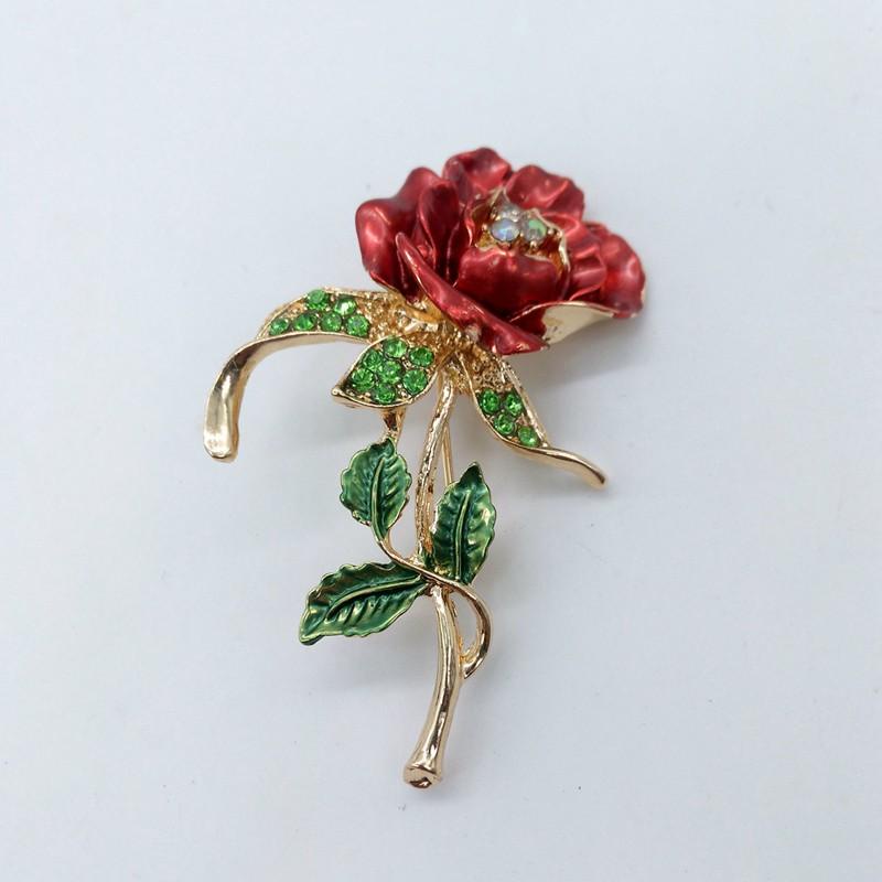 Ghim cài áo đính đá nhiều mẫu