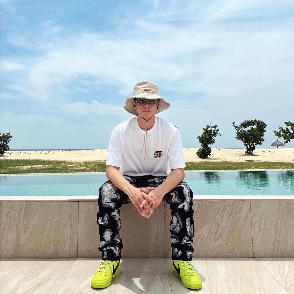 Áo Thun Amand Unisex Tiger Patch T-Shirt - white