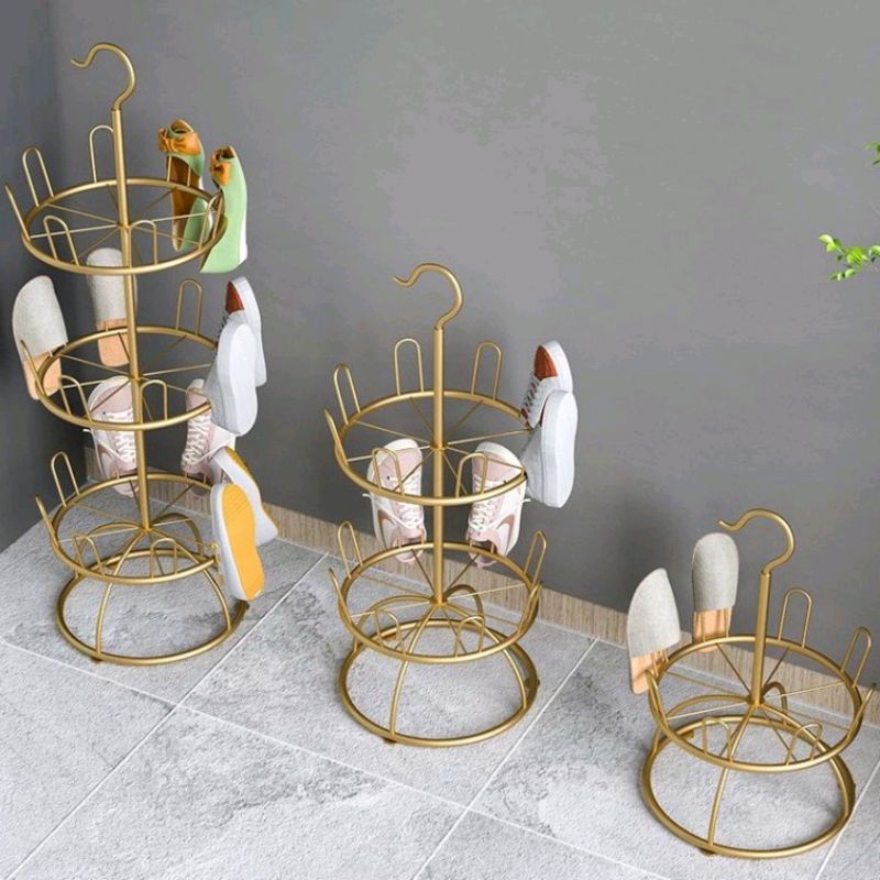 Giá phơi giầy dép nhiều tầng đơn giản,tiện lợi.