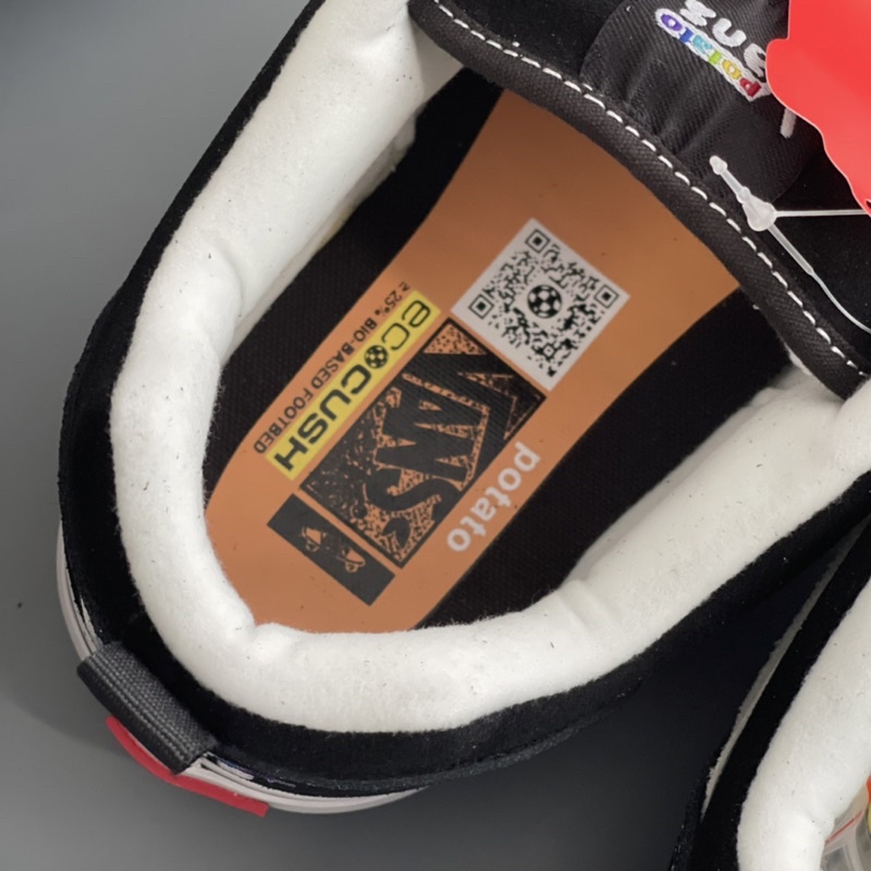 Giày Thể Thao Đen Trắng