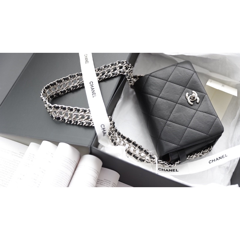 Túi đeo vai Cha.nel dây xích size 17cm fullbox 2màu trắng đen