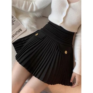 Chân váy dập ly ngắn túi cúc