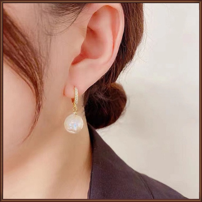 Đôi Khuyên Tai Đính Ngọc Trai Phong Cách Retro Thời Trang Dành Cho Nữ