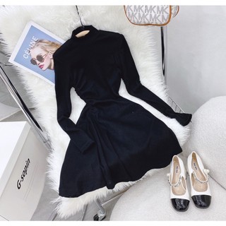 ĐẦM THUN GÂN ĐEN CỔ LỌ NHÚN RÚT EO