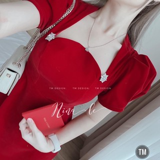 Đầm nhung cổ vuông gắn tag đá