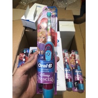 Bàn chải pin oral b cho bé 3y+