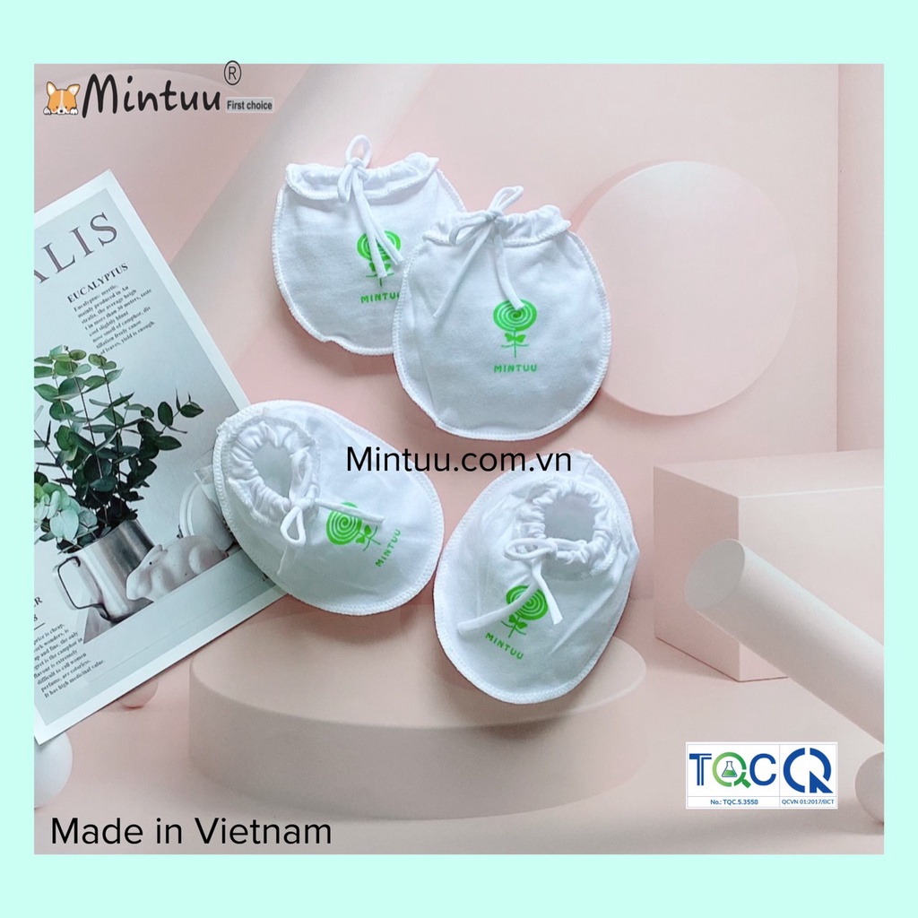 Bộ bao tay chân sơ sinh cho bé cột dây trắng, chất liệu vải 100% cotton, thương hiệu MINTUU