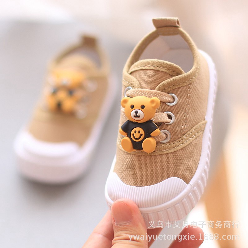 Giày thể thao Sneaker Màu Nâu Kaki Dễ Thương Chú Gấu Con HOT HIT năm 2022 cho bé từ 1 - 3 tuổi tập đi
