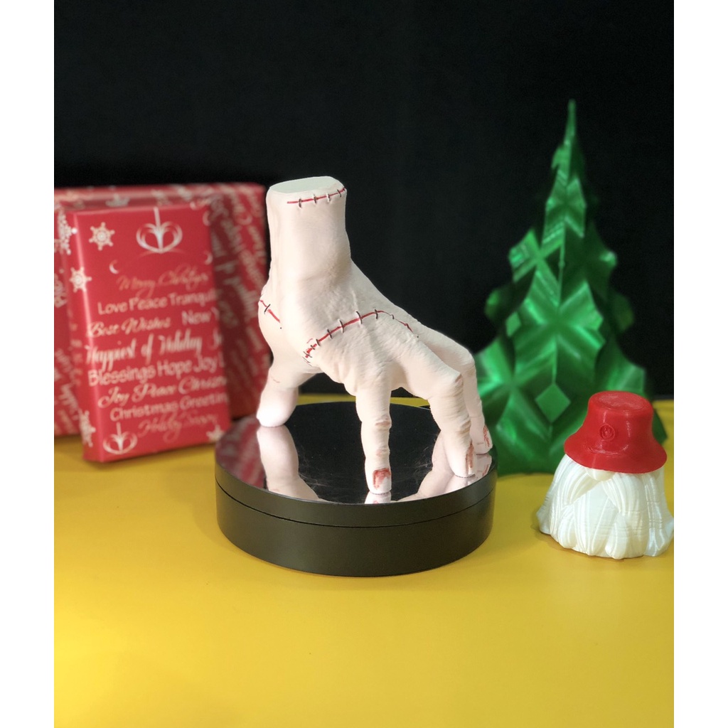 Bàn tay The Thing trong phim Wednesday,Gia đình Addams Family