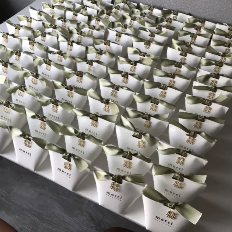 Hộp quà cưới túi dập chữ nhũ Merci size M