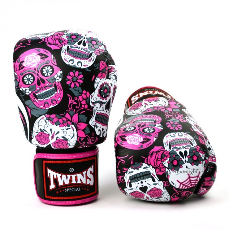 Găng Tay Boxing Twins Chính Hãng Thái Lan FBGVL3-53 Màu Hồng Họa Tiết SKULL