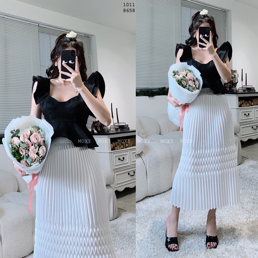 MOST1011 - Audrey V-neck Top