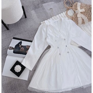 Đầm trắng xoè cổ vest