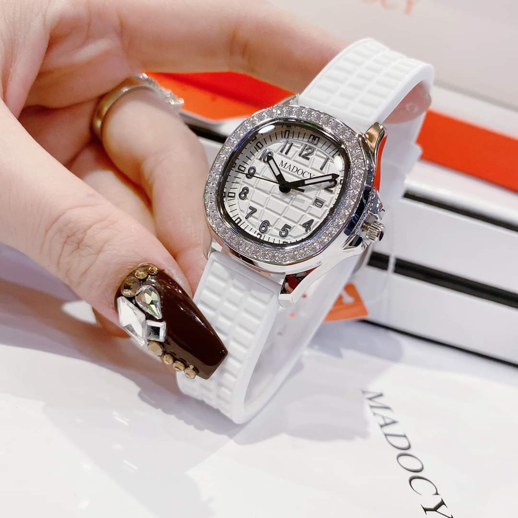 Đồng Hồ Nữ MADOCY M8169 Chính Hãng Thương hiệu chuẩn Mỹ,Size 32mm