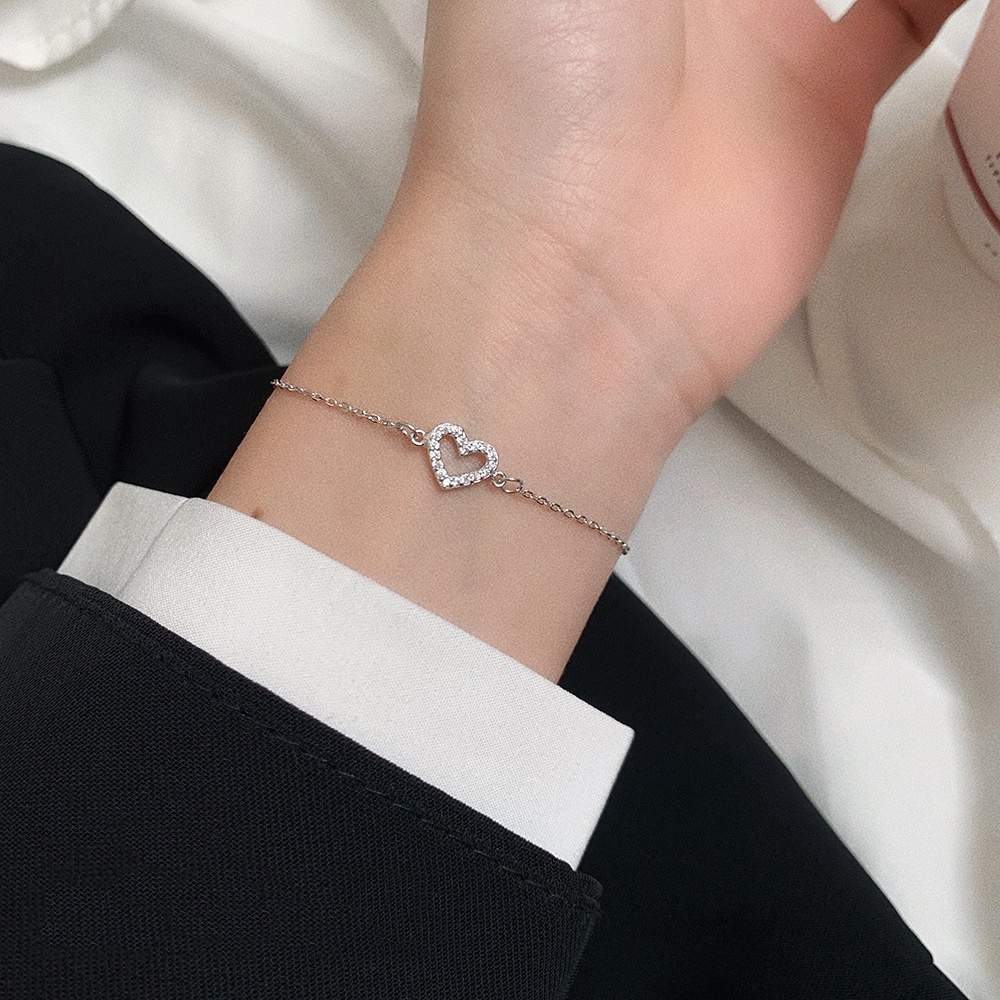 Vòng Đeo Tay Bằng Thép Titan Đính Đá Zircon Hình Trái Tim Dễ Thương Thời Trang Cho Nữ