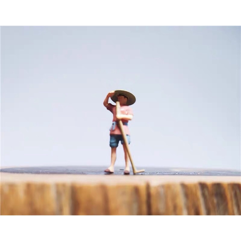 Bộ tượng: Cuốc đất trồng khoai. Hàng tỉ lệ: 1:64 Tượng phối tiểu cảnh, phối đá cảnh, suiseki,