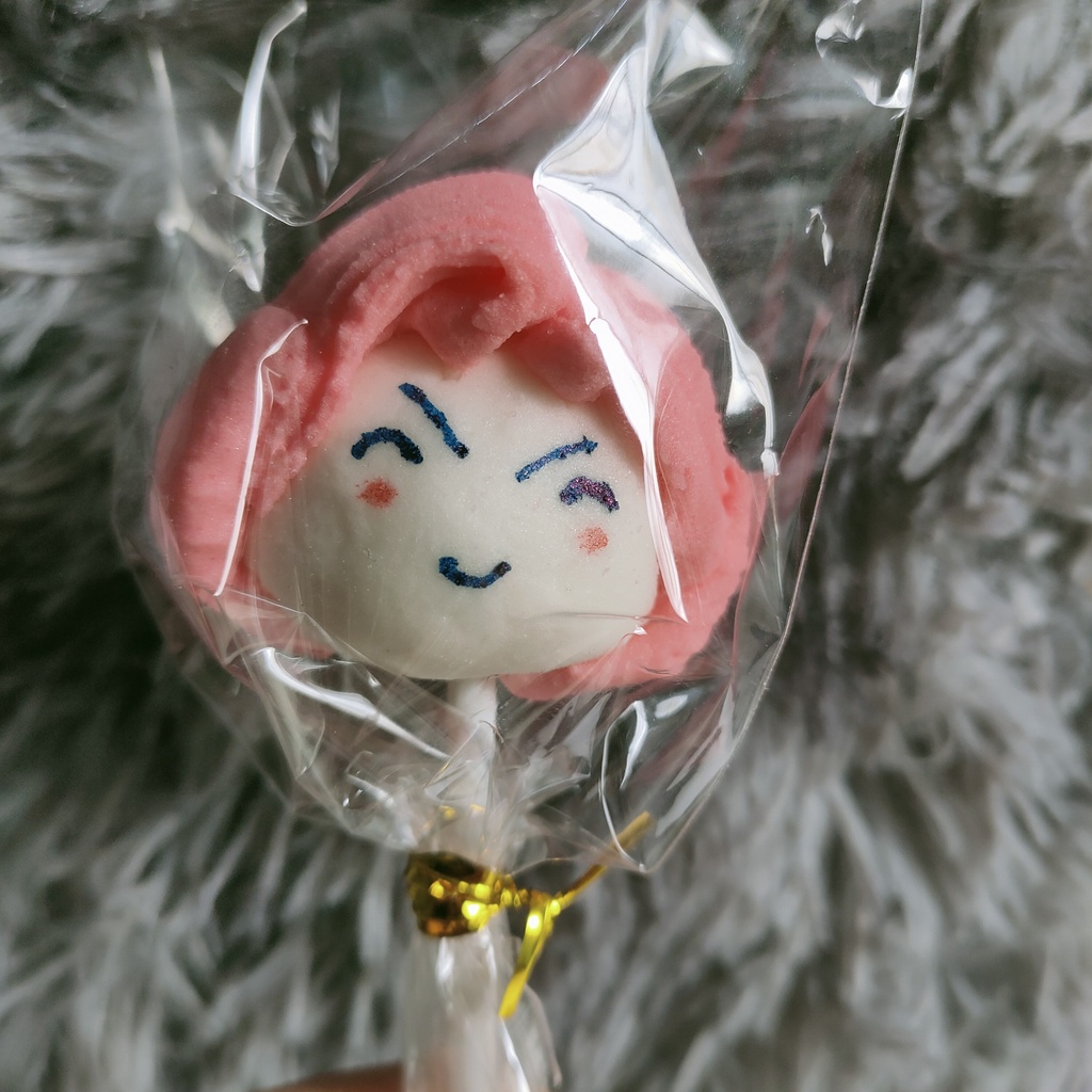 Kẹo que Hạnh Phúc, Quà tặng Handmade, kẹo theo mẫu, thủ công, nghệ thuật hình Chibi dễ thương tóc hồng