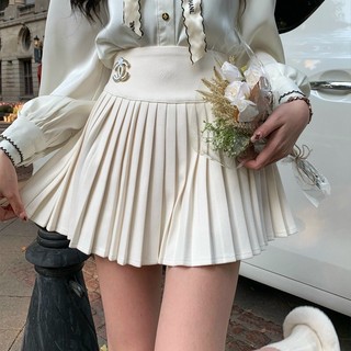 Chân váy dập ly phối logo xinh ❤️❤️❤️ (u)