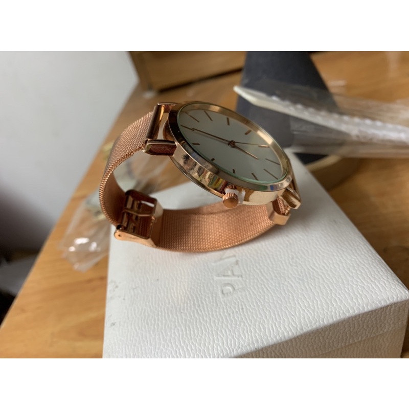 Thanh lý đồng hồ thời trang, mới tinh, vừa đẹp vừa sang