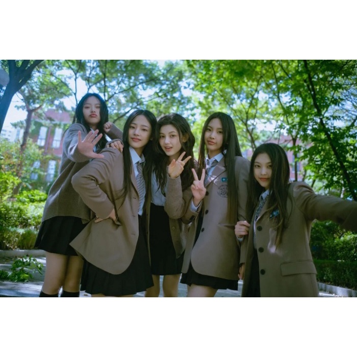 NEWJEANS - Single 1st Album OMG