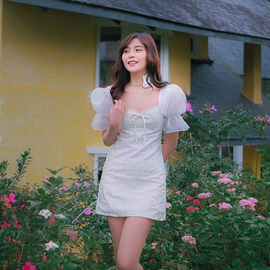 Đầm SheByShj vải gấm hoa trắng tay voan phồng - Ivory Dress